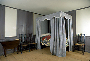 photo of bed chamber.