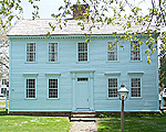 color photo of the facade of the Wells-Thorne house, main section
